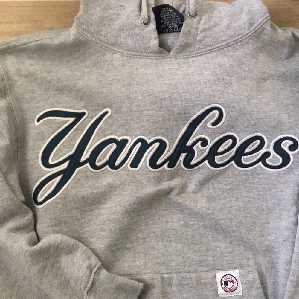 YANKEES SWEATSHIRT